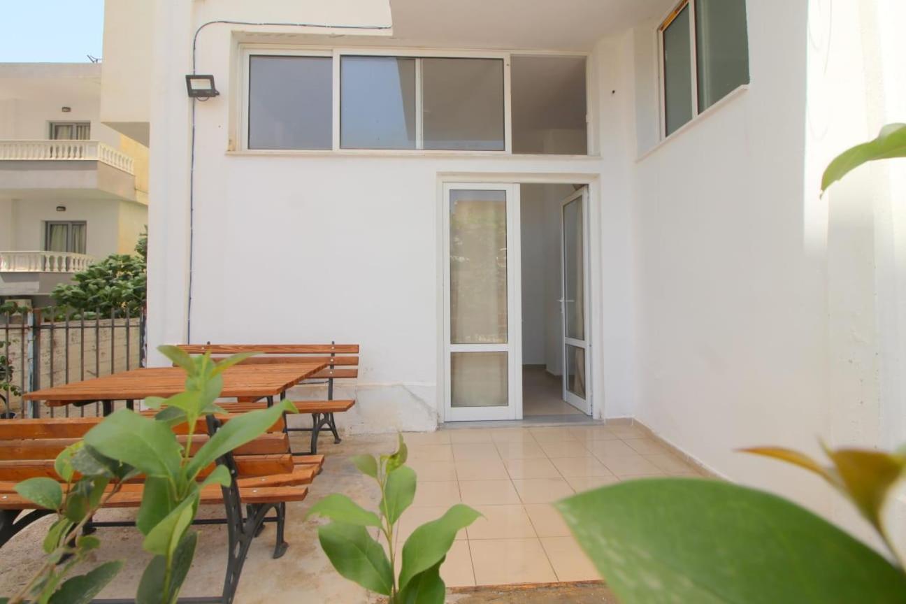 Hostel K13 Saranda Dış mekan fotoğraf